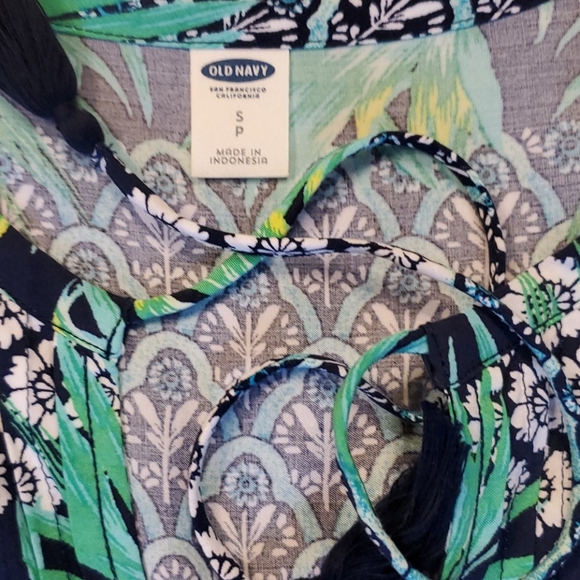 Cute Old Navy Summer dress - Picture 2 of 5